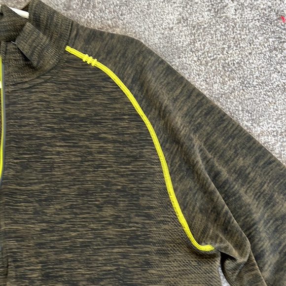 Metal Vent Tech 1/4 Zip - Lululemon - Picture 2 of 5